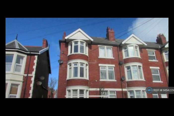 2 Bedroom Flat To Rent In Burlington Road, Blackpool, FY4