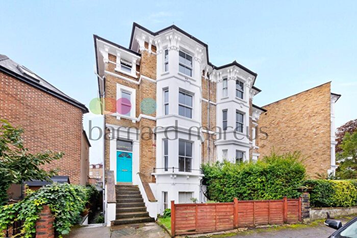 2 Bedroom Flat To Rent In Bloom Grove, London, SE27