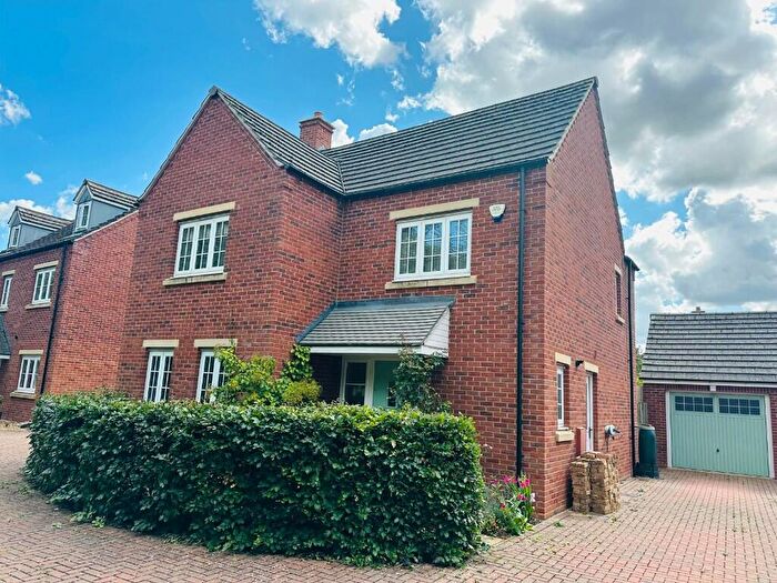 4 Bedroom Detached House For Sale In Greenell Close, Deanshanger, MK19