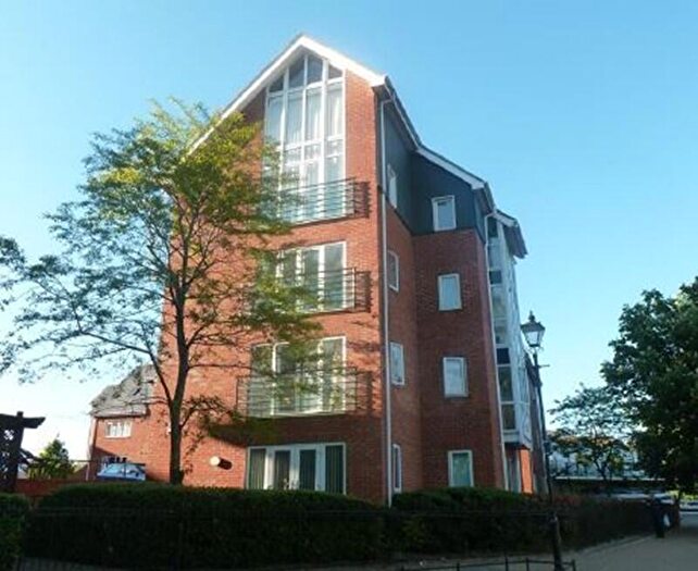 2 Bedroom Flat To Rent In Heron Quay, Bedford, MK40