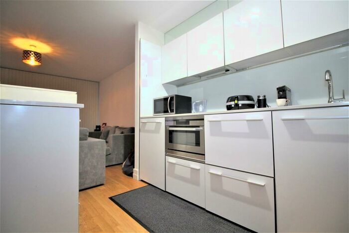 2 Bedroom Apartment To Rent In The Quad, Highcross Street, Leicester, LE1