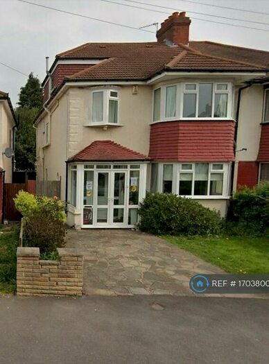 4 Bedroom Semi-Detached House To Rent In Hawkhurst Way, West Wickham, BR4
