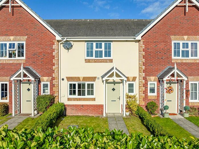 3 Bedroom Semi-Detached House For Sale In Cae Winefride, St. Asaph, LL17