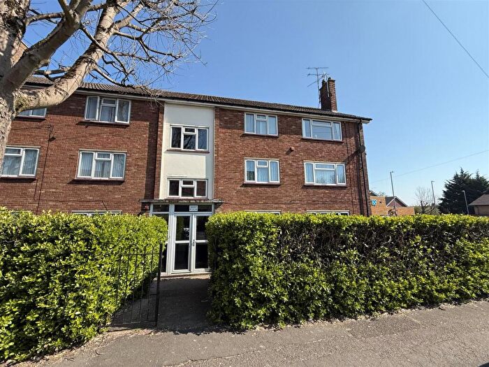 2 Bedroom Flat To Rent In Ashcroft, Dunstable, LU6