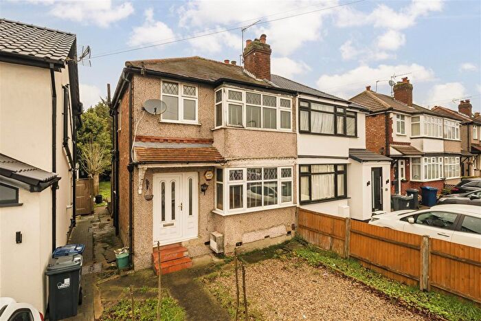 3 Bedroom Semi Detached House For Sale In Wood End Gardens Northolt, UB5