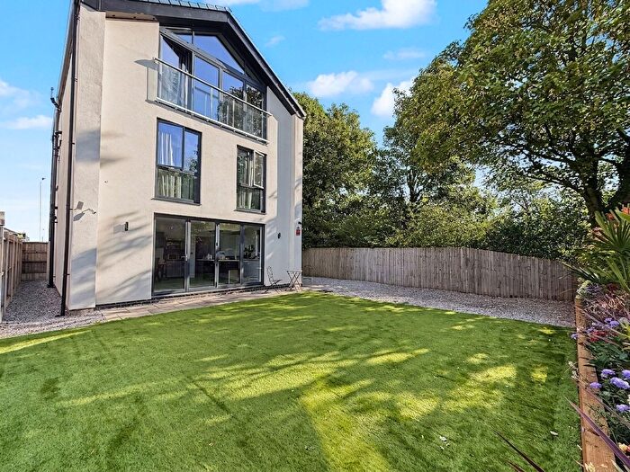 5 Bedroom Detached House For Sale In Meadow View, Radcliffe, M26
