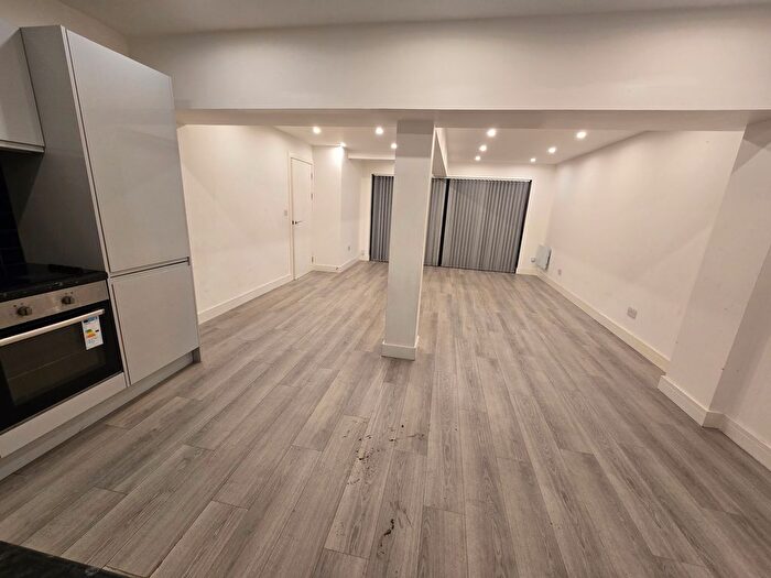 2 Bedroom Flat To Rent In Central Hill, London, SE19