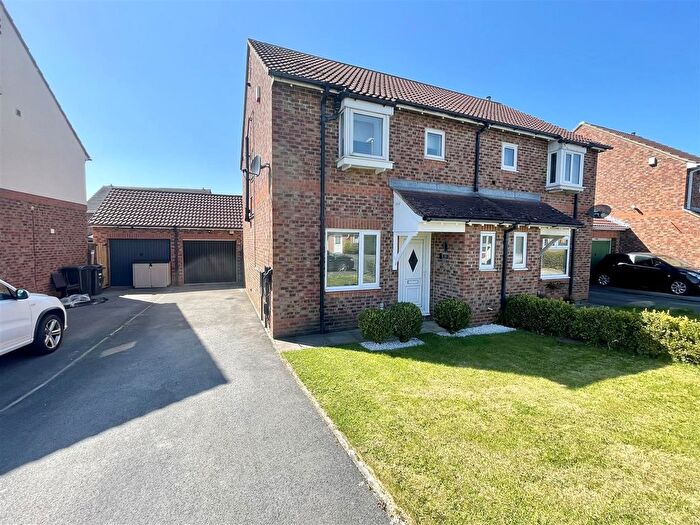 3 Bedroom Semi Detached House For Sale In Darrowby Drive, Darlington, DL3