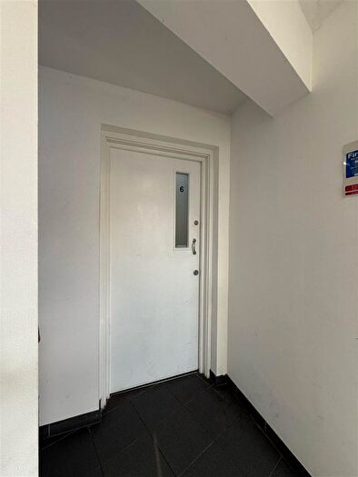 1 Bedroom Flat To Rent In Victoria Road, Romford, RM1