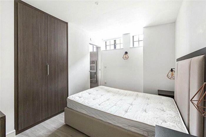 2 Bedroom Apartment To Rent In Varden Street, Whitechapel, London, E1