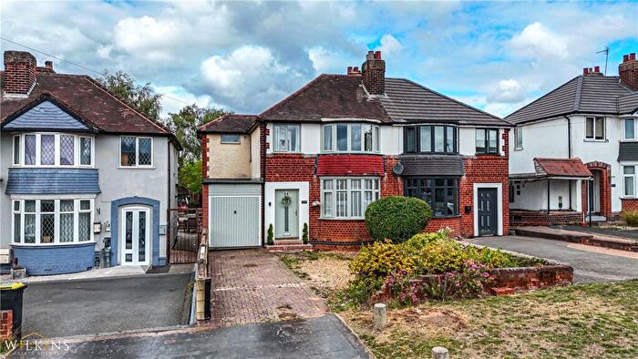 3 Bedroom Semi Detached House For Sale In Tamworth Road, Two Gates, Tamworth, Staffordshire, B77