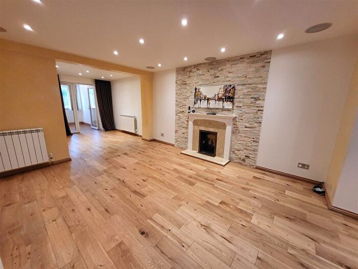 5 Bedroom Detached House To Rent In Tennyson Avenue, Houghton Regis, Dunstable, LU5