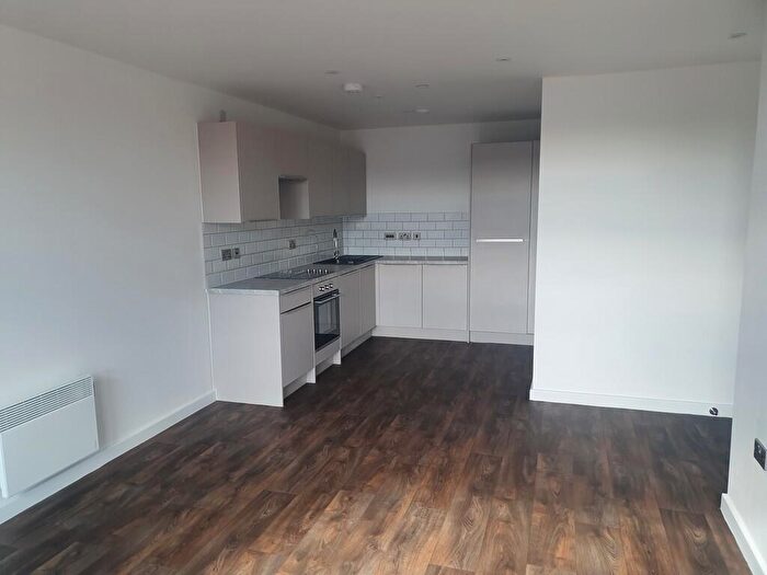 1 Bedroom Apartment To Rent In Moseley Gardens, Moseley Street, Digbeth, B12