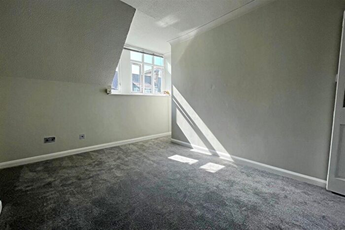 Flat To Rent In Bournemouth, BH1
