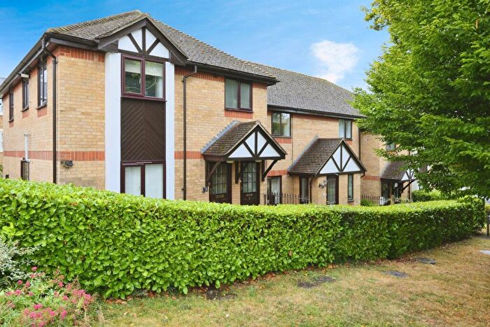 2 Bedroom Maisonette For Sale In Collett Road, Ware, SG12