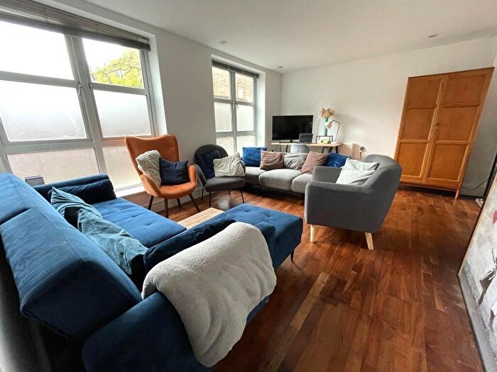 2 Bedroom Flat To Rent In Elizabeth Mews, Kay Street, London, E2