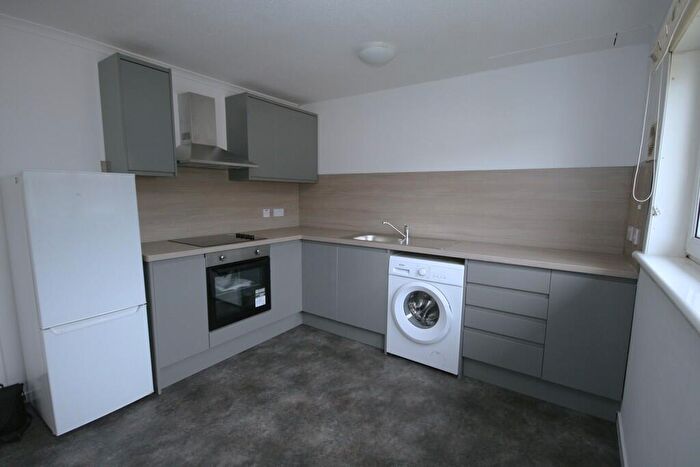 2 Bedroom Flat To Rent In Cockenzie Street, Spacious Bed Unfurnished Apartment, Greenfield - Available //, G32