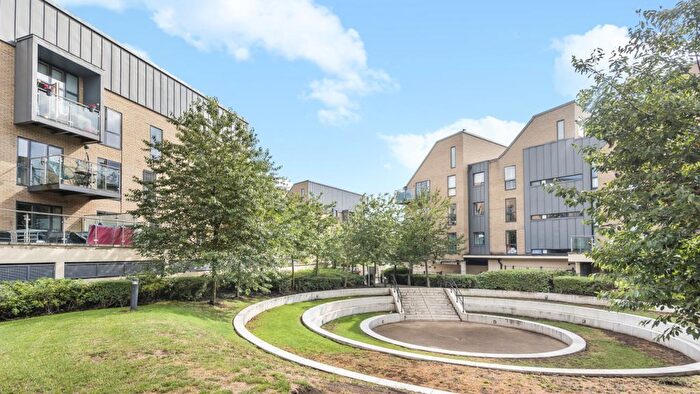 3 Bedroom Flat For Sale In Quoin House, Trout Road, West Drayton, UB7