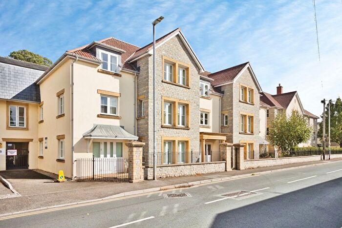 1 Bedroom Property For Sale In Somerton Road, Street, Somerset, BA16