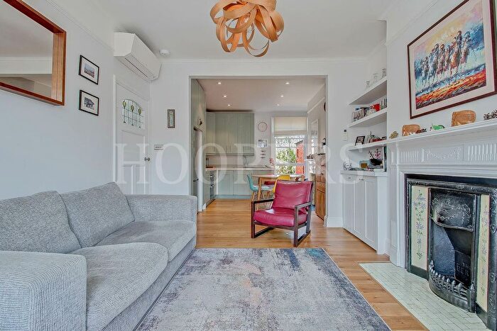 5 Bedroom Flat For Sale In Mora Road, London, NW2