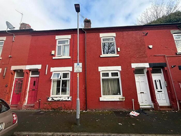 3 Bedroom Terraced House For Sale In Fenella Street, Manchester, M13