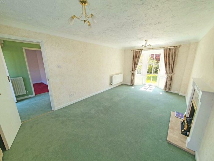 3 Bedroom Detached House For Sale In Woodsia Close, Boughton Vale, Rugby, CV23