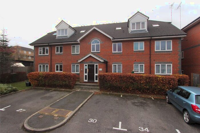 2 Bedroom Flat To Rent In Gade Close, Rickmansworth Road, Watford, Hertfordshire, WD18