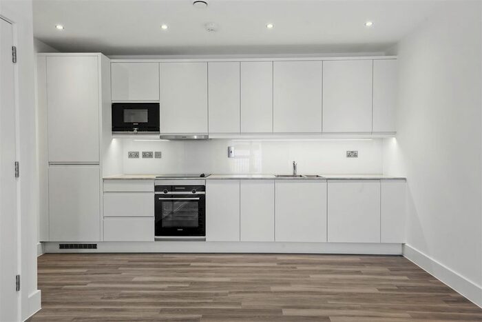 2 Bedroom Flat To Rent In Lismore Boulevard, London, NW9