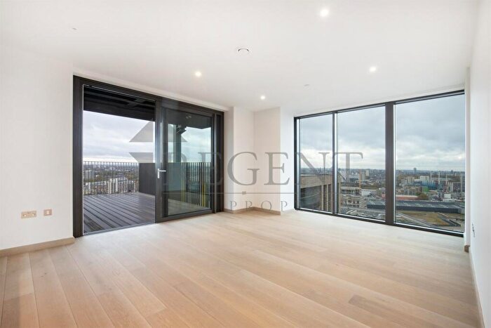 2 Bedroom Apartment To Rent In Legacy Building, Viaduct Gardens, SW11