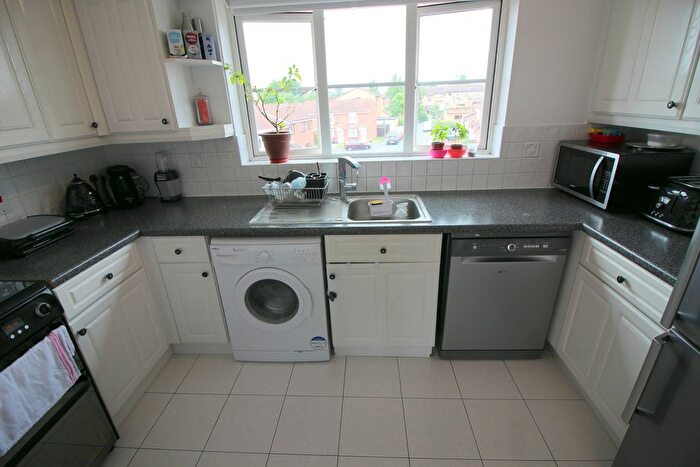 1 Bedroom Flat To Rent In Madeleine Close, Romford, RM6