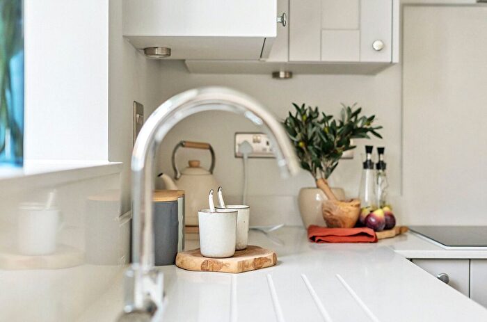 3 Bedroom Detached House For Sale In Hackney Way, Mortimer Common, Reading, Berkshire, RG7