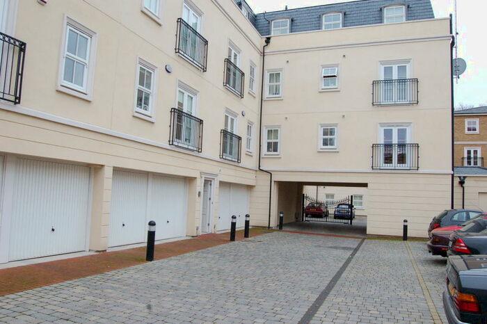 5 Bedroom House To Rent In North Point Square, Lock Mews, Camden, NW1