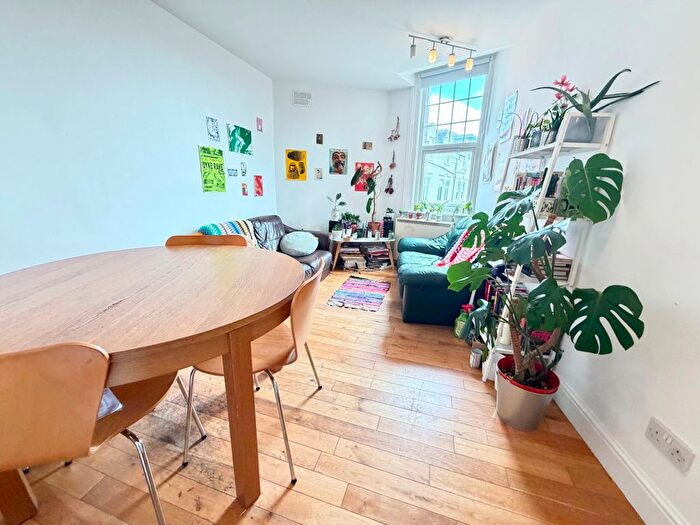 3 Bedroom Flat To Rent In Criterion Mews, London, N19