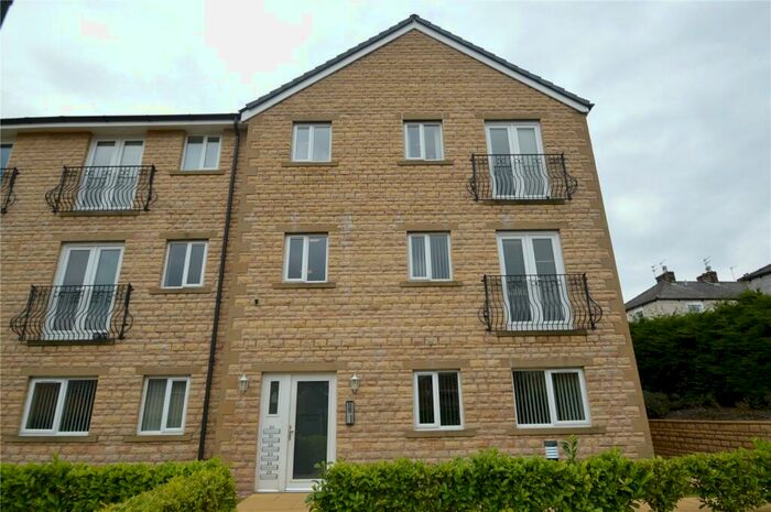 2 Bedroom Apartment To Rent In Barleyfield Mews, Burnley, Lancashire, BB12