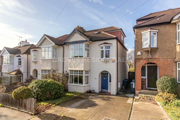 4 Bedroom Semi Detached House For Sale In Malden Hill Gardens, New Malden, KT3