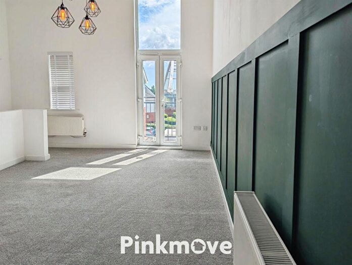 2 Bedroom Maisonette For Sale In Ariel Reach, Newport, NP20