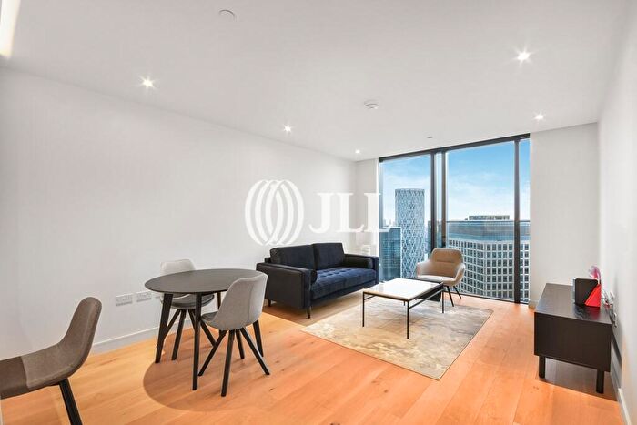 1 Bedroom Flat To Rent In Hampton Tower, Marsh Wall, E14