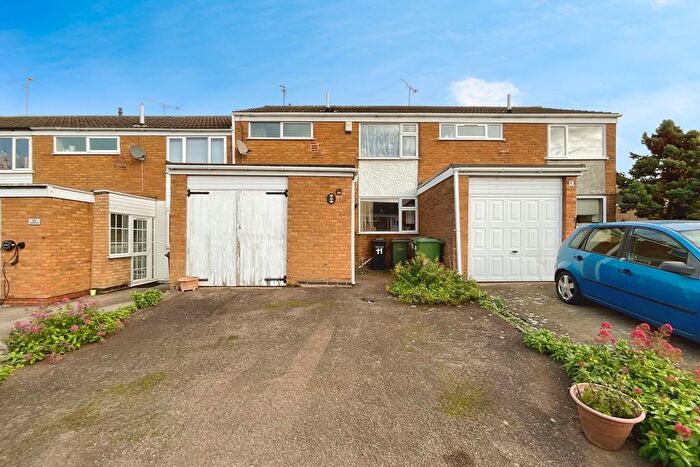 3 Bedroom Town House For Sale In Camborne Close, Wigston, LE18