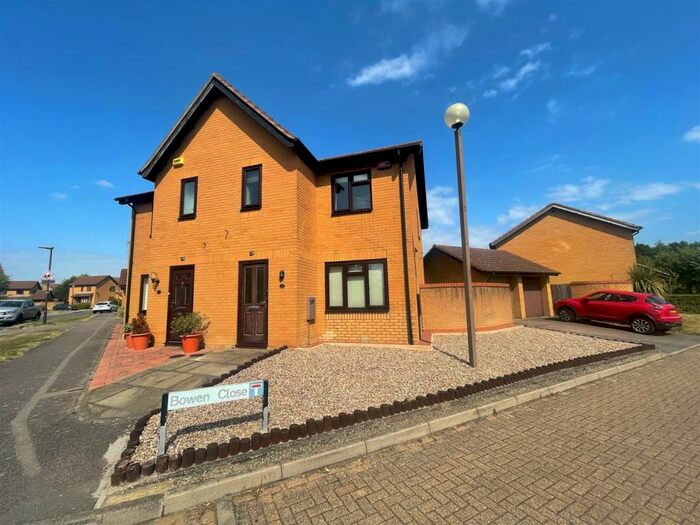 3 Bedroom Semi-Detached House To Rent In Bowen Close, Browns Wood, Milton Keynes, MK7