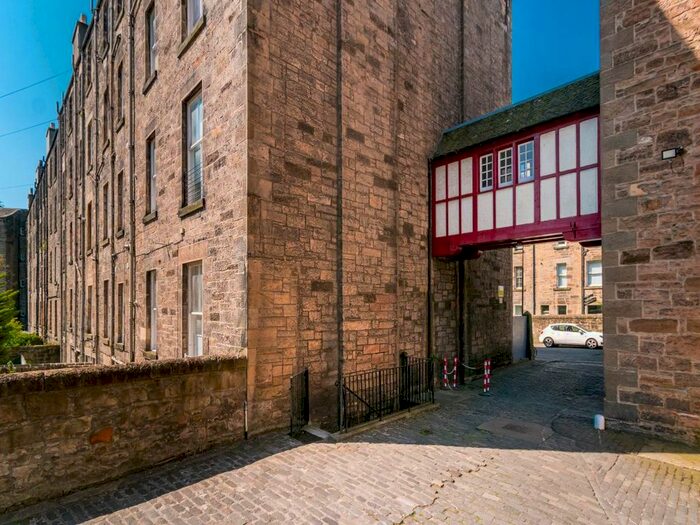 2 Bedroom Flat To Rent In Lauriston Park, Edinburgh, EH3