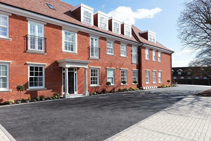 1 Bedroom Flat To Rent In Manor Road, Chigwell, IG7