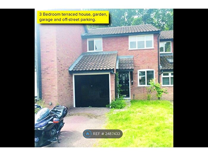 3 Bedroom Terraced House To Rent In Marshalls Close, London, N11