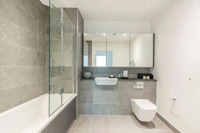 1 Bedroom Flat To Rent In Cambridge Road, London, SW20