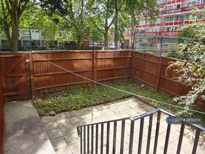 3 Bedroom Maisonette To Rent In Earlsferry Way, London, N1