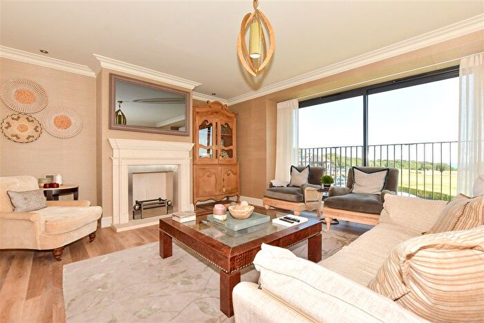 3 Bedroom Flat For Sale In Convent Road, Broadstairs, Kent, CT10