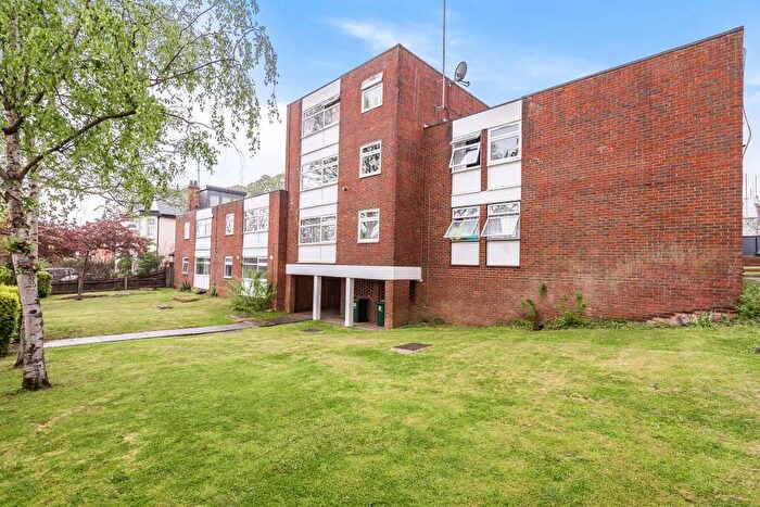 2 Bedroom Apartment To Rent In Dollis Avenue, Finchley, N3