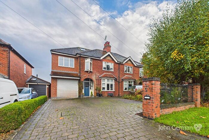 3 Bedroom Semi Detached House For Sale In Henhurst Hill, Burton-on-Trent, DE13