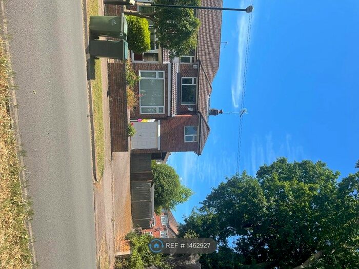 5 Bedroom Semi-Detached House To Rent In Tutbury Avenue, Coventry, CV4