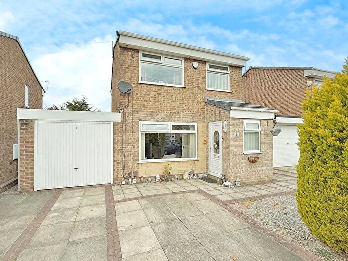 3 Bedroom Detached House To Rent In Carr Wood Way, Calverley, LS28