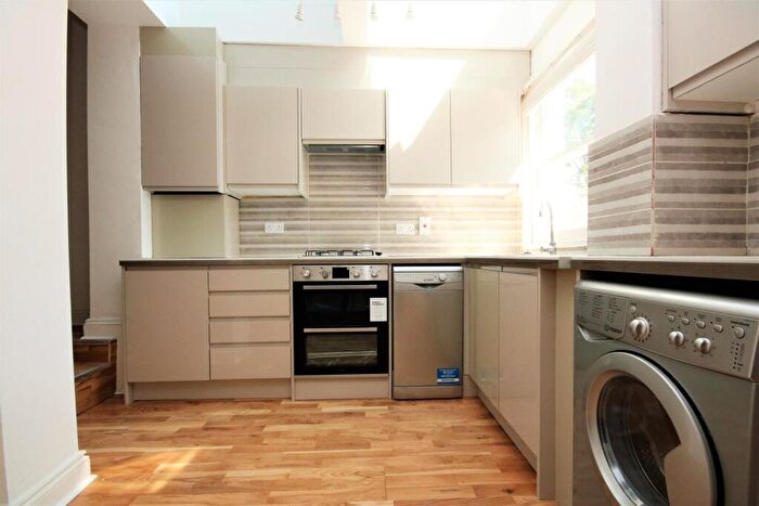 4 Bedroom Flat To Rent In Seaford Road, Tottenham, N15